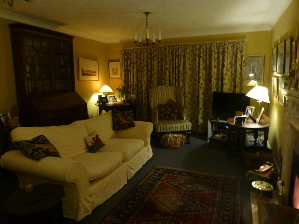 Ty Carreg Bed and Breakfast Llanwrtyd Wells Esterno foto