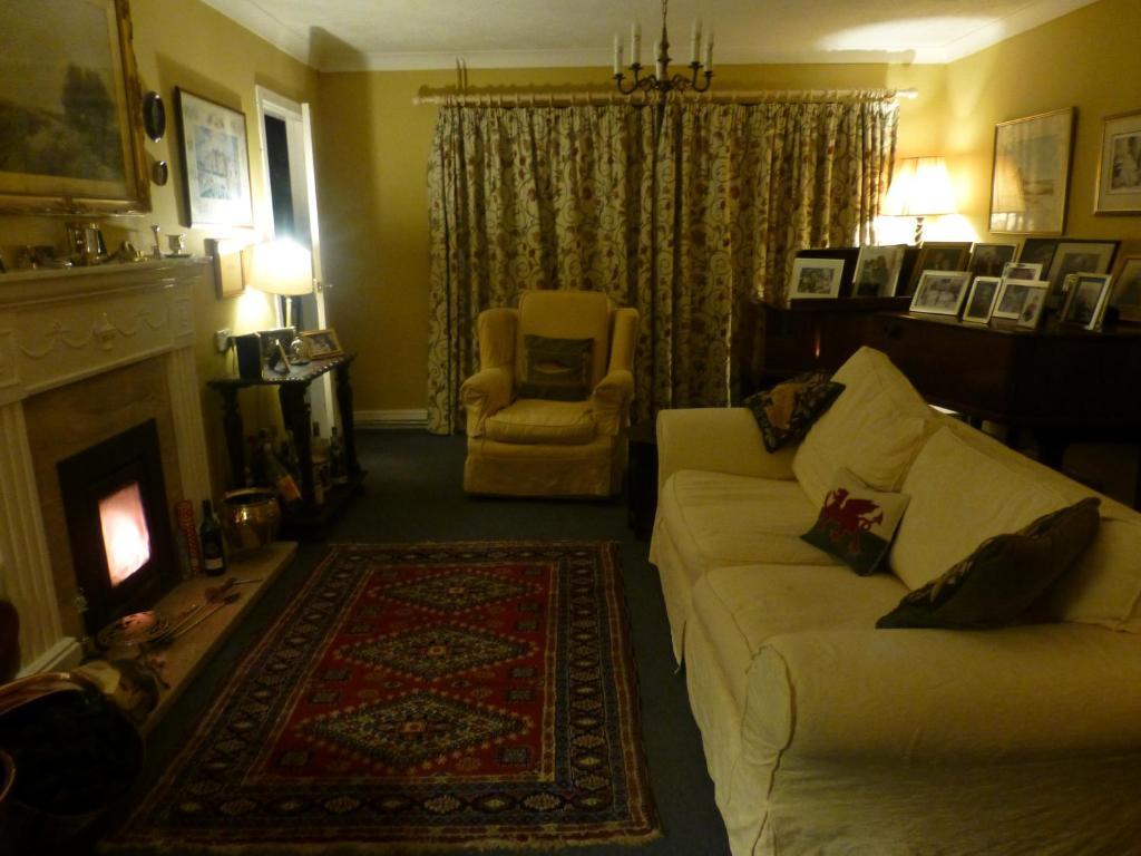 Ty Carreg Bed and Breakfast Llanwrtyd Wells Esterno foto